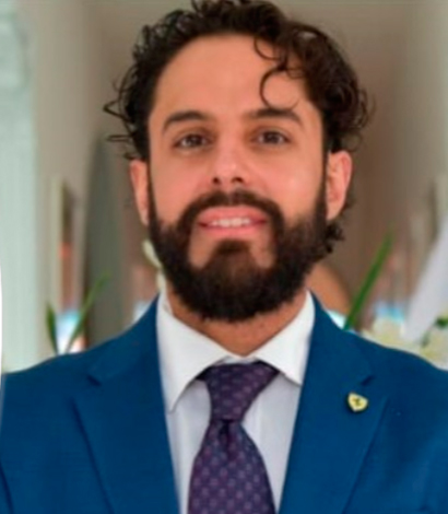 Maestro Raúl Espinoza Gutiérrez Docente de la Universidad LEX